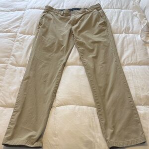 Vineyard Vines Men's Khaki Chinos